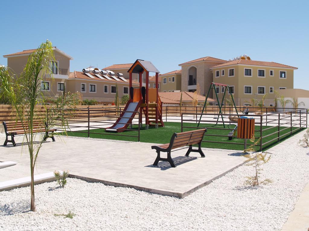 Kyklades Resort & Spa Paralimni Exterior photo